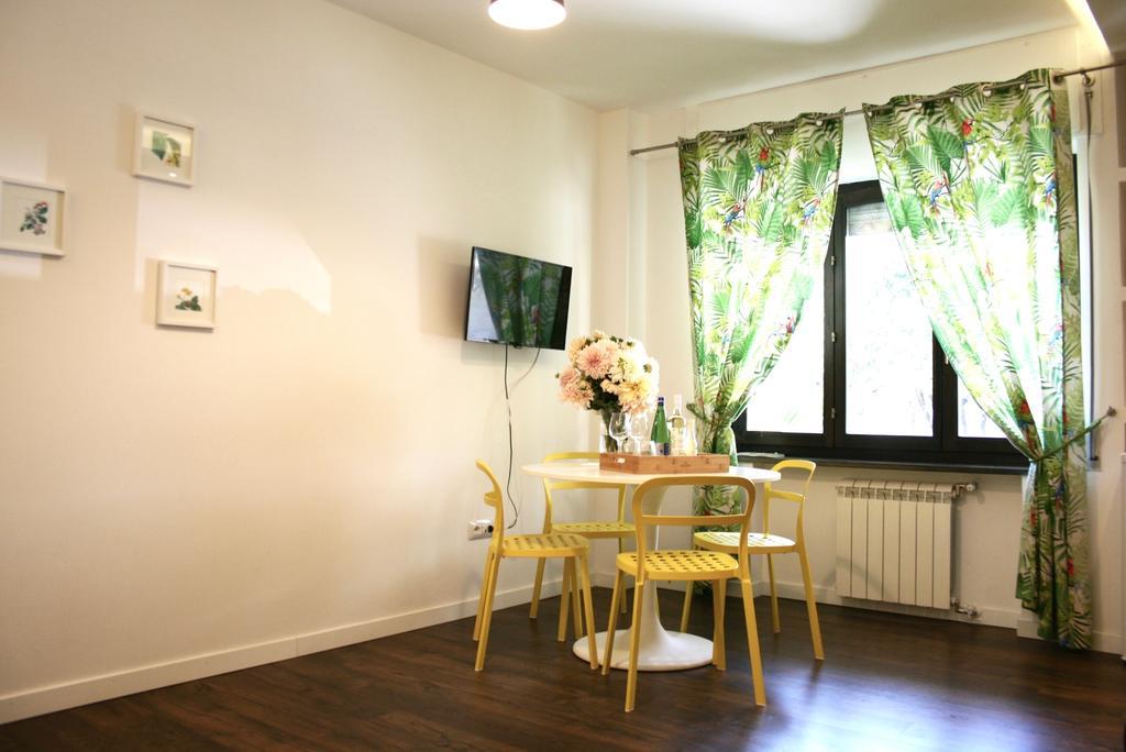 Domi Apartments Wellness Помпей Екстериор снимка