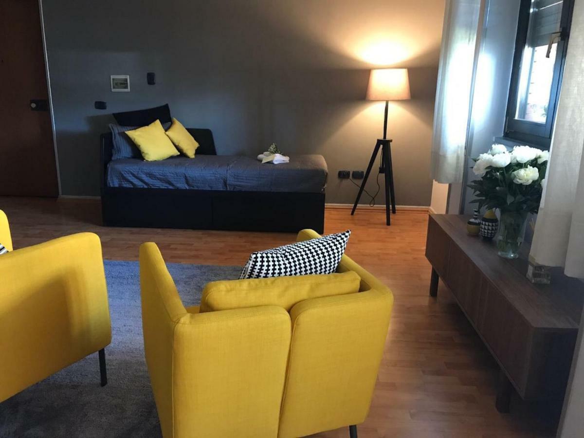 Domi Apartments Wellness Помпей Екстериор снимка